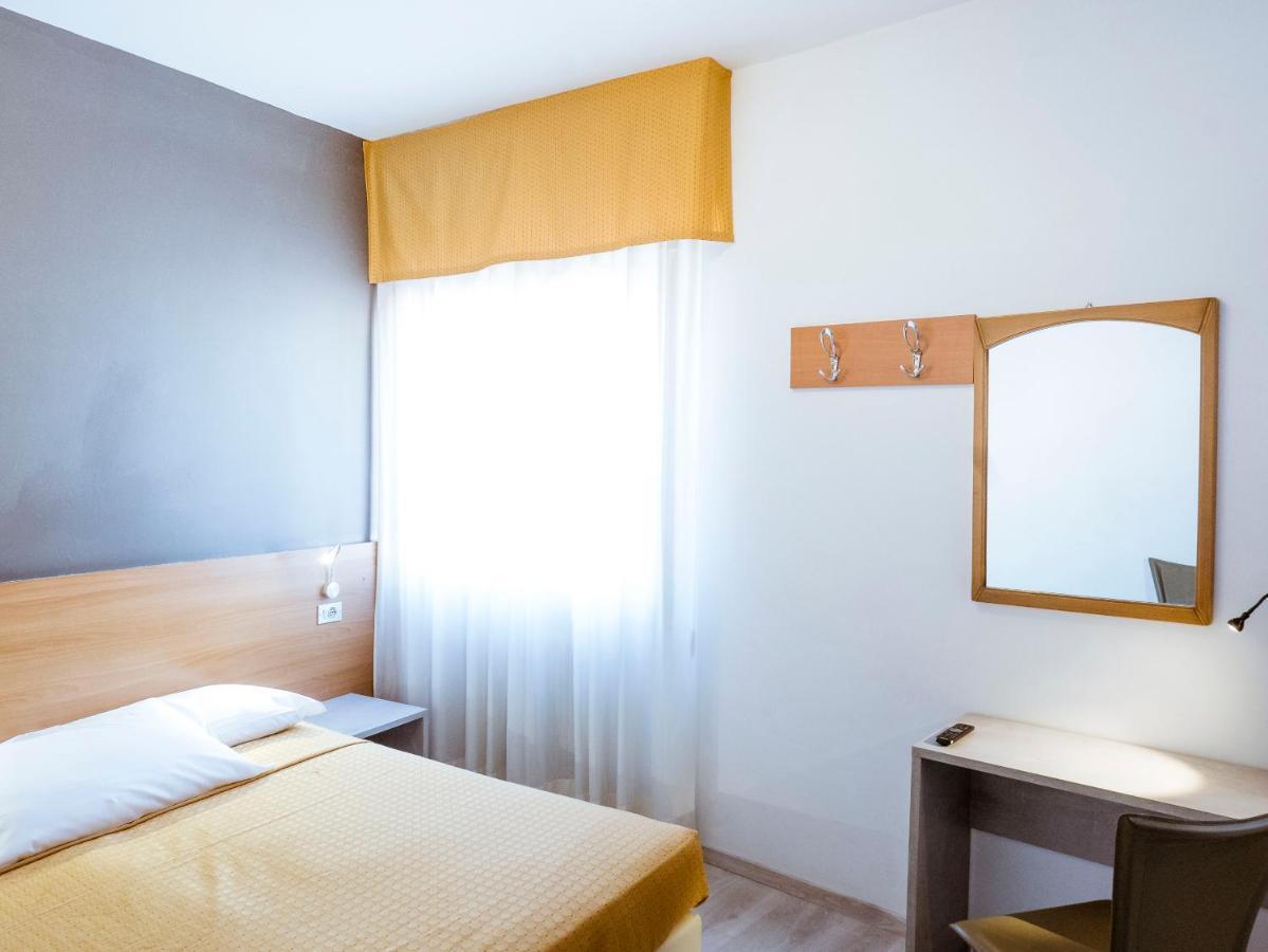 Hotel Doria Nago-Torbole Ngoại thất bức ảnh